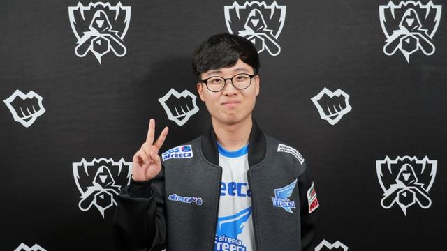 而是靠轮转 而是靠轮转